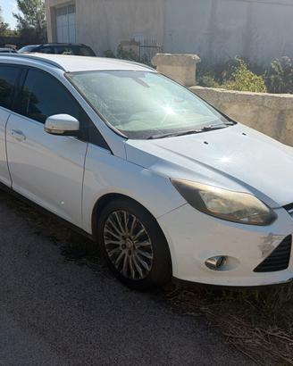 FORD FOCUS TITANIUM
