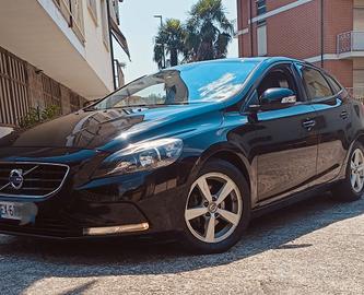 volvo v40 d2