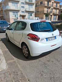peugeo 208 