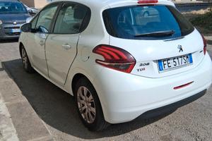 peugeo 208 
