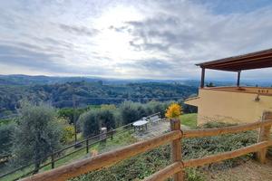 Villa in bella posizione panoramica Palaia Pisa