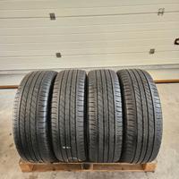 4 gomme Dunlop 235 55 20 estive