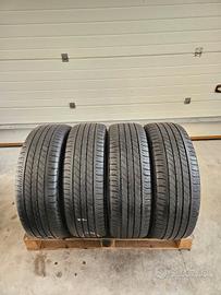 4 gomme Dunlop 235 55 20 estive