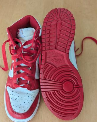 Nike Dunk High GS "Championship Red"