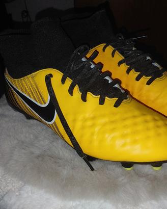 Scarpe da calcio Nike.