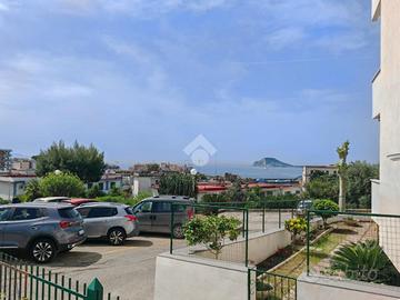 3 LOCALI A POZZUOLI