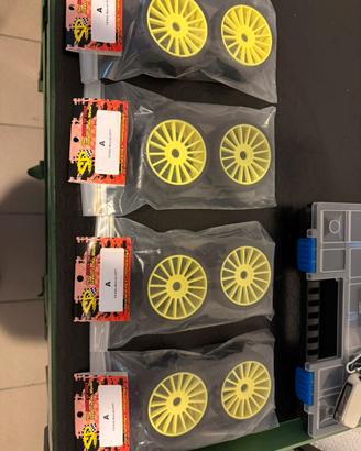 Gomme auto 1/8