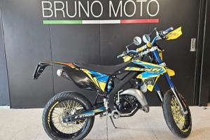 Suzuki Valenti SM 50