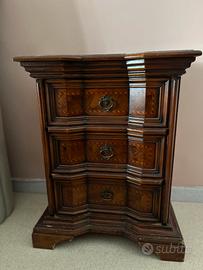 Comodini e como’ d’epoca