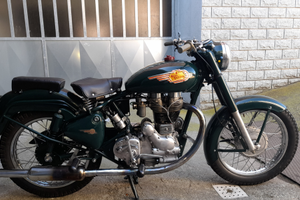 Moto d'epoca royal