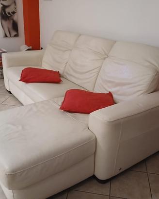 DIVANO IN PELLE