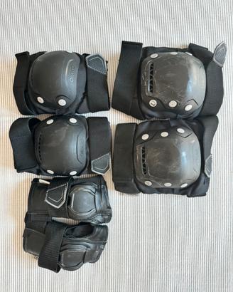 Protezioni ginocchia gomiti e polsi