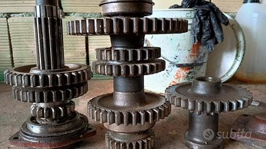 Ingranaggi / coperchio cambio fiat 605