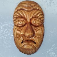 scultura in legno fatta a mano 