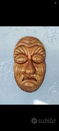 scultura in legno fatta a mano 