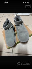 Scarpe modello UGG di albano