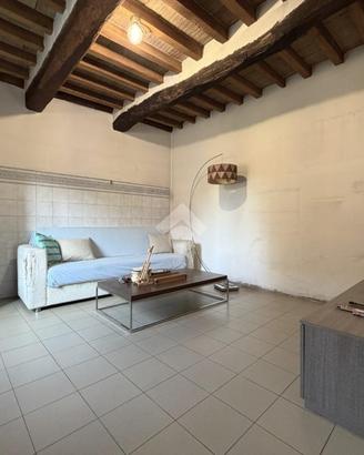 CASA DI CORTE A VOLONGO