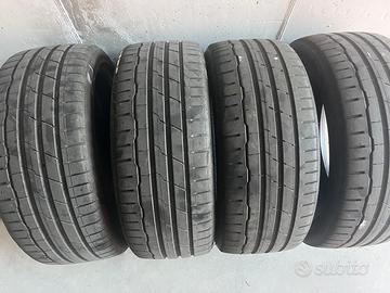 Gomme estive Hankook 205/40/ r18