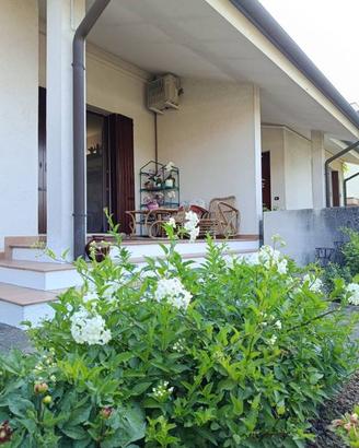 Villa di 180 m² con più di 5 locali e box auto dop