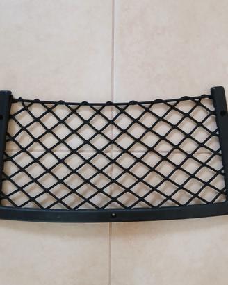 Rete portaoggetti con cornice per auto o camper.