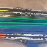 Coppia sci da fondo e tripli bastoncini carbonio