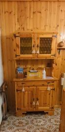 Credenza in legno di pino (abete) stile tirolese