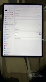 iPad 16.9. 6 Generazione con magic keybord Apple