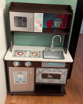 Cucina giocattolo in legno per bambini
