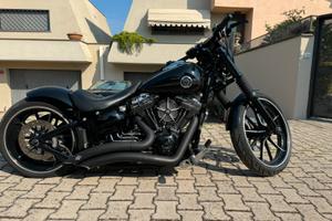 Harley Davidson Breakout 103