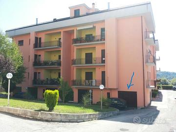 Garage con annessa cantina