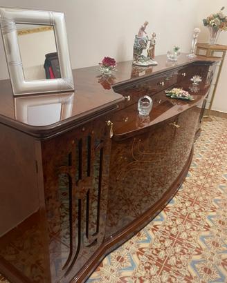 Credenza in stile classico