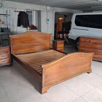 Camera da letto completa in legno massello