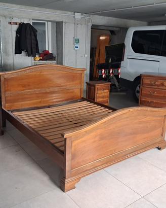 Camera da letto completa in legno massello