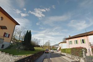 Bilocale con posto auto vicino alla frontiera