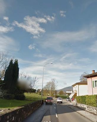 Bilocale con posto auto vicino alla frontiera