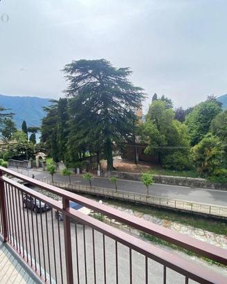Casa indipendente di 180 m² con 5 locali e box aut