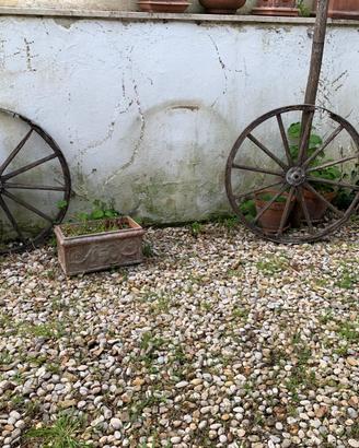 Ruote antiche carro carrozza vintage  ferro