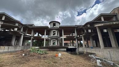 Villa bifamiliare/trifamiliare