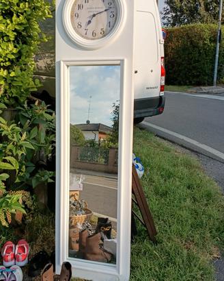 Specchio con orologio 