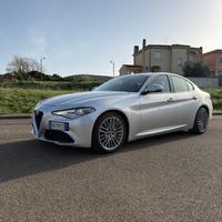 Alfa Romeo Giulia 2.2 190 cv