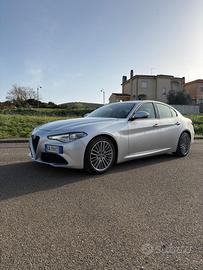 Alfa Romeo Giulia 2.2 190 cv