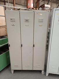 ARMADIETTO SPOGLIATOIO