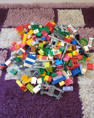 lego e binari giocattoli