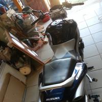serbatoio suzuky gsr 600 k7