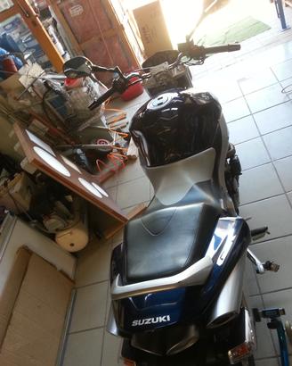 serbatoio suzuky gsr 600 k7