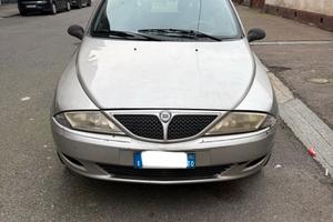 LANCIA Y ELEFANTINO BLU