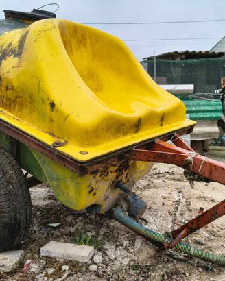 Botte trattamenti su carrello per motocoltivatore