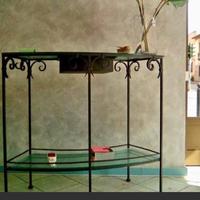 Mobile in ferro battuto con cassetto