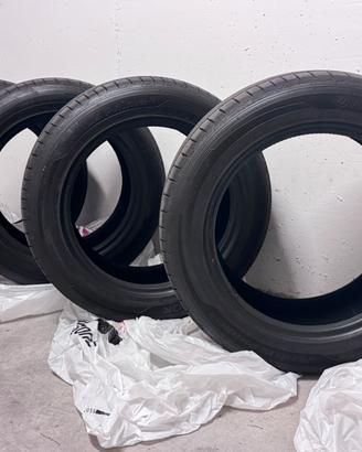 TRENO GOMME INVERNALI BRIDGESTONE 205/55 R16 94V