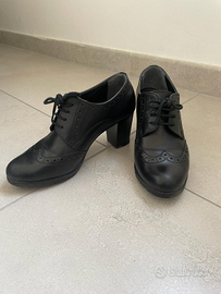 Scarpe francesine hotsell con tacco